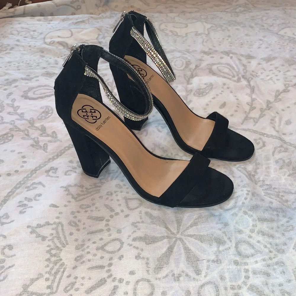 Daisy Fuentes Rainbow Black Rhinestone Block Heels Sz 9 - Picture 1 of 9